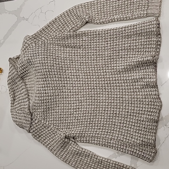 Soft knit tan sweater - Picture 2 of 6